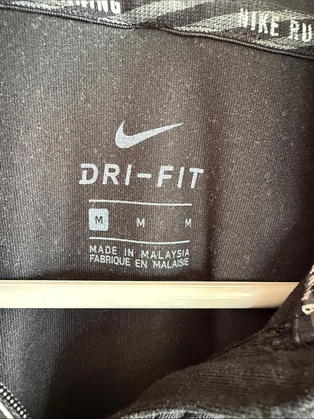 Bundle Nike Black Women's Quarter-Zip Top & Black lululemon Leggings - Picture 2 of 4